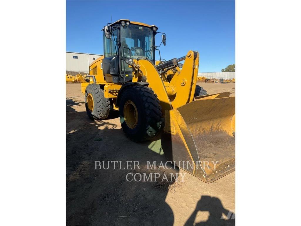 CAT 930M Gumikerekes homlokrakodók