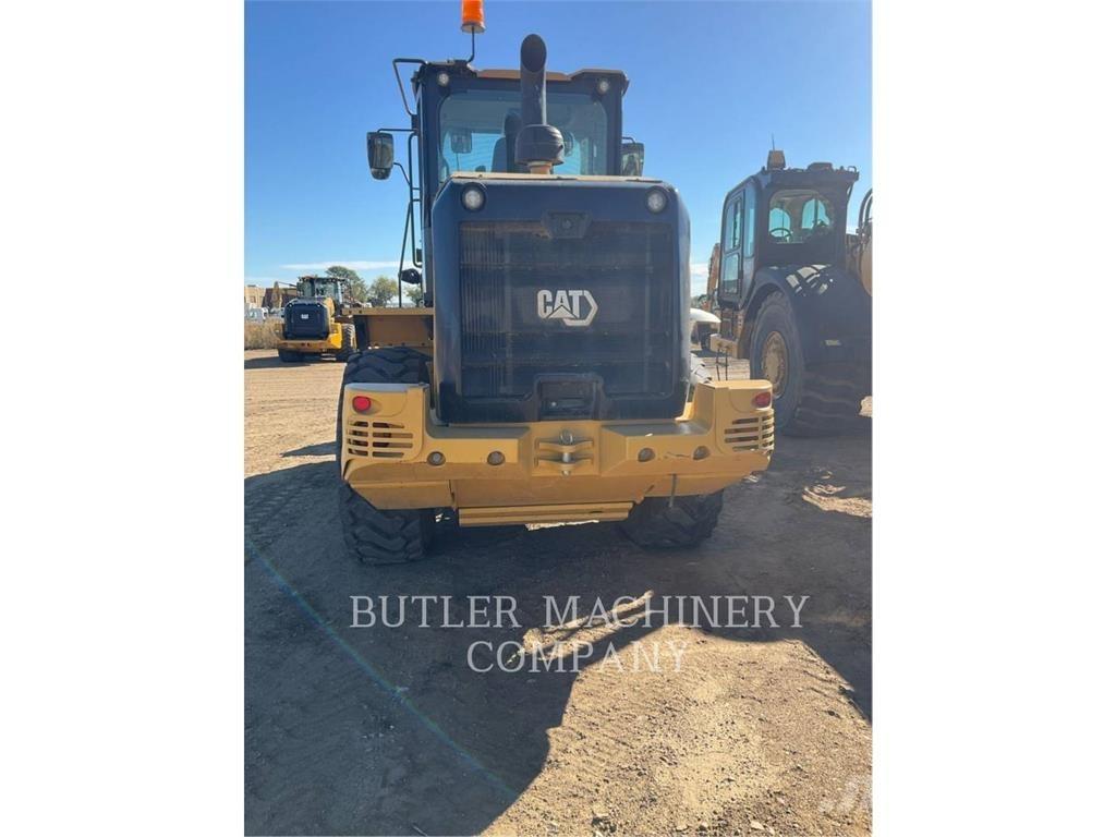 CAT 930M Gumikerekes homlokrakodók
