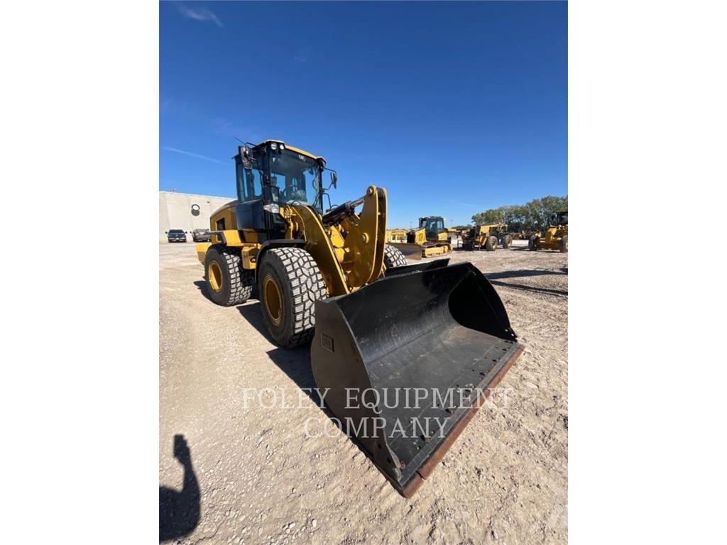 CAT 930M Gumikerekes homlokrakodók