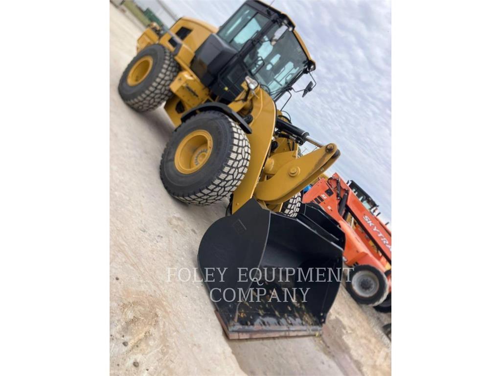 CAT 930M Gumikerekes homlokrakodók