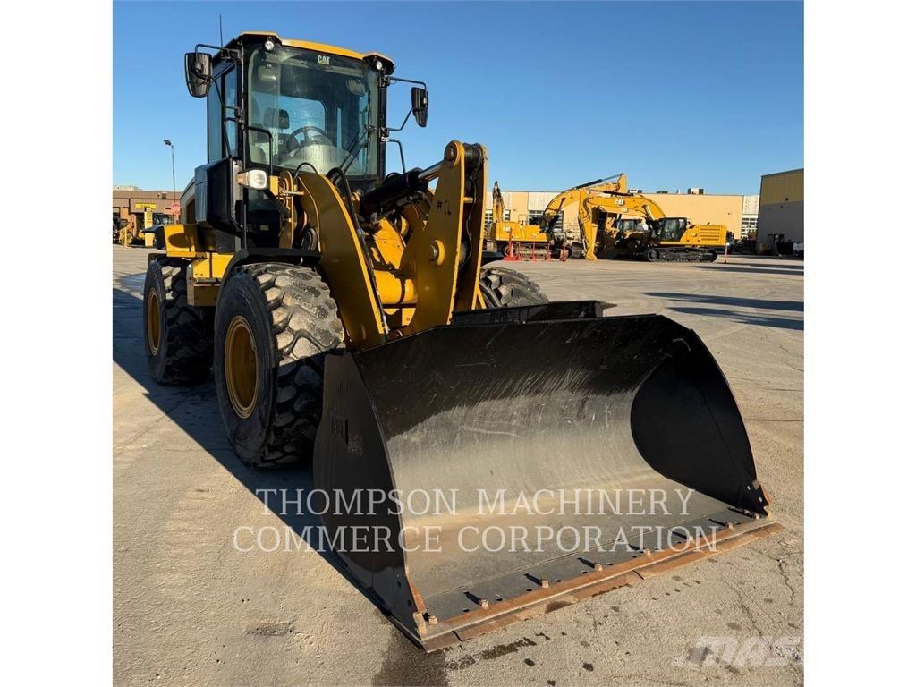 CAT 930M Gumikerekes homlokrakodók