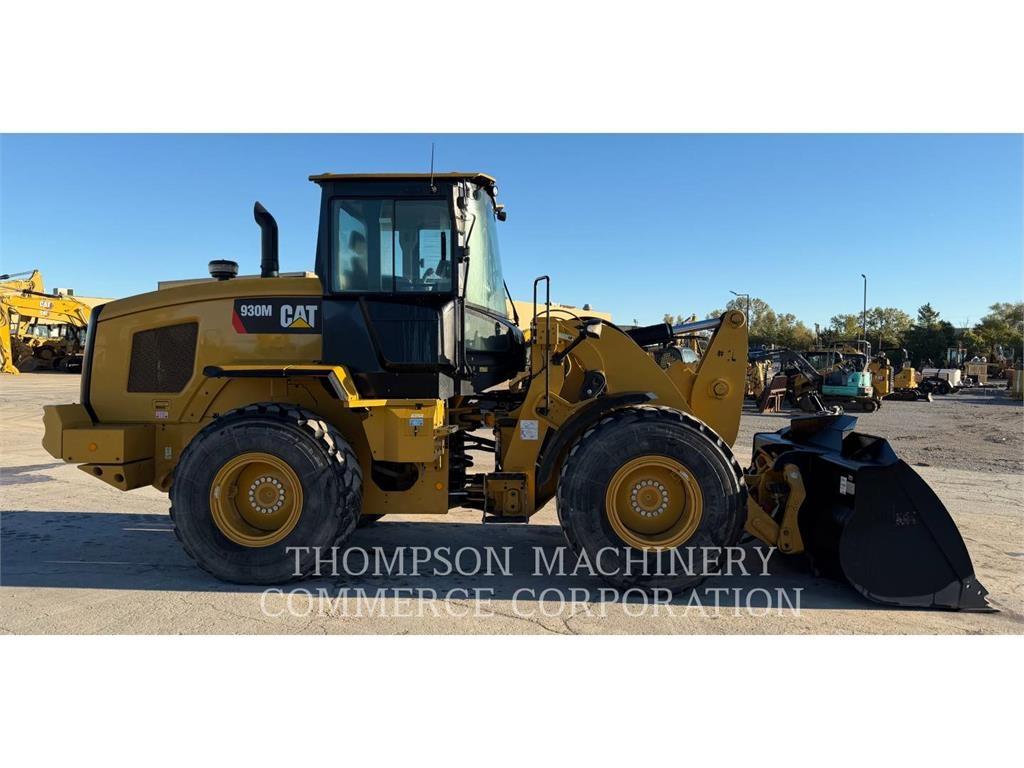 CAT 930M Gumikerekes homlokrakodók