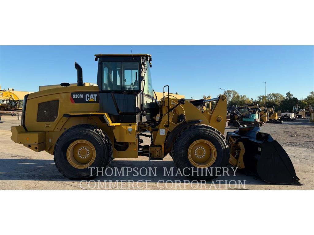 CAT 930M Gumikerekes homlokrakodók