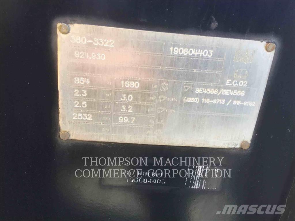 CAT 930M Gumikerekes homlokrakodók