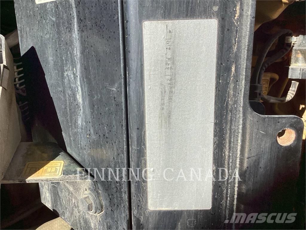 CAT 930M Gumikerekes homlokrakodók