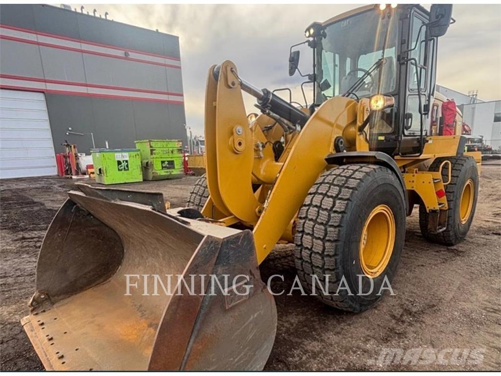 CAT 930M Gumikerekes homlokrakodók