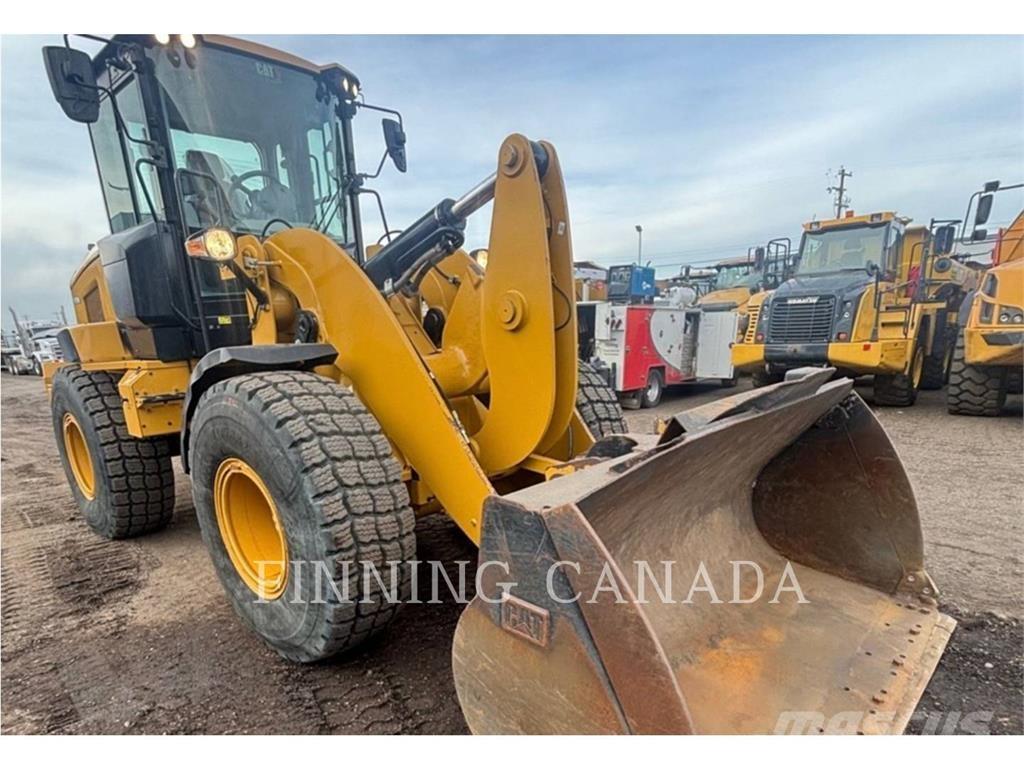 CAT 930M Gumikerekes homlokrakodók