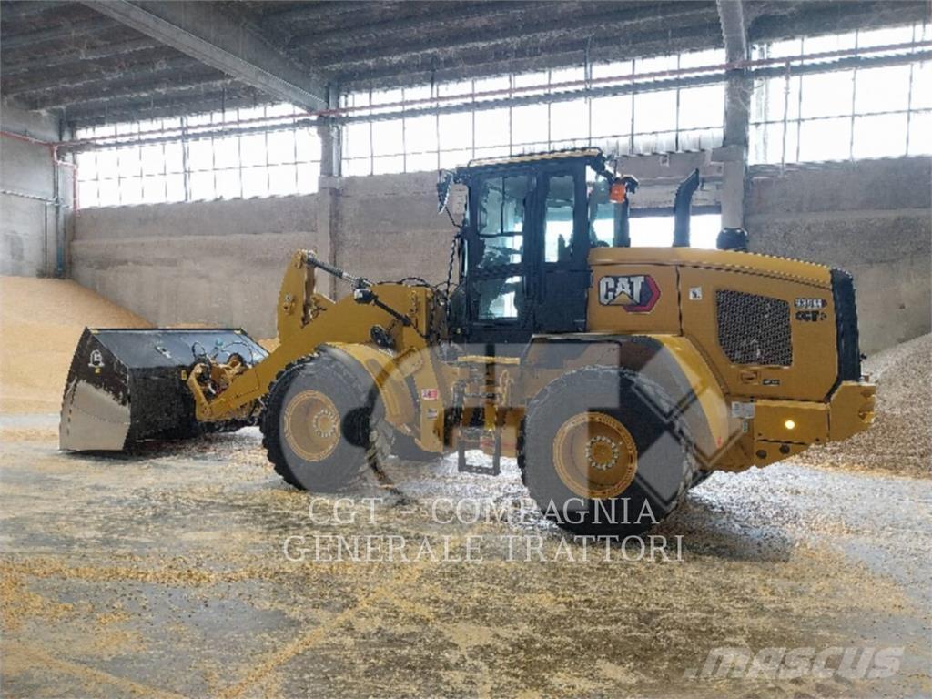 CAT 930M Gumikerekes homlokrakodók