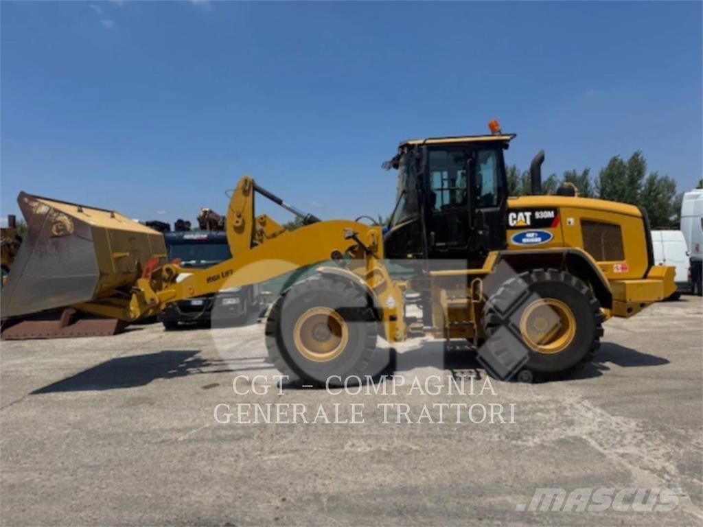 CAT 930M Gumikerekes homlokrakodók