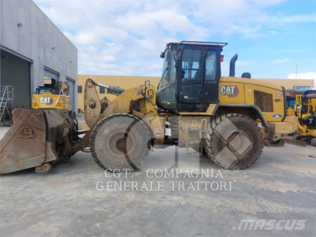 CAT 930M Gumikerekes homlokrakodók