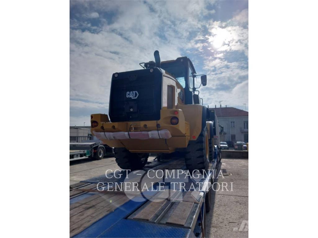 CAT 930M Gumikerekes homlokrakodók