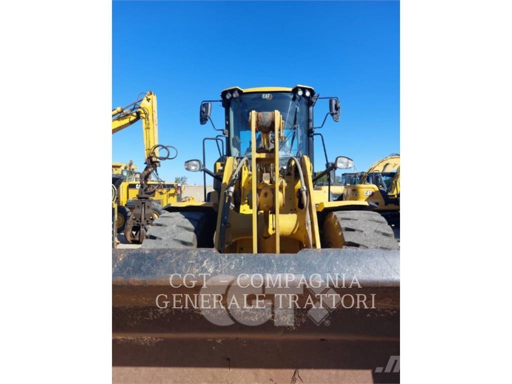 CAT 930M Gumikerekes homlokrakodók