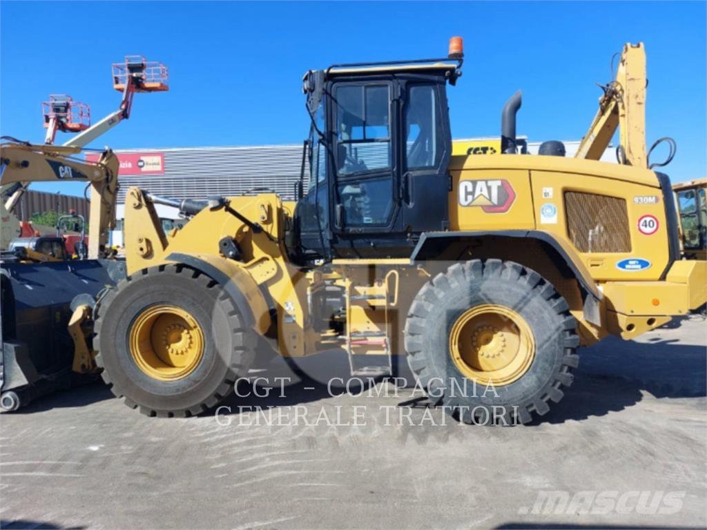 CAT 930M Gumikerekes homlokrakodók