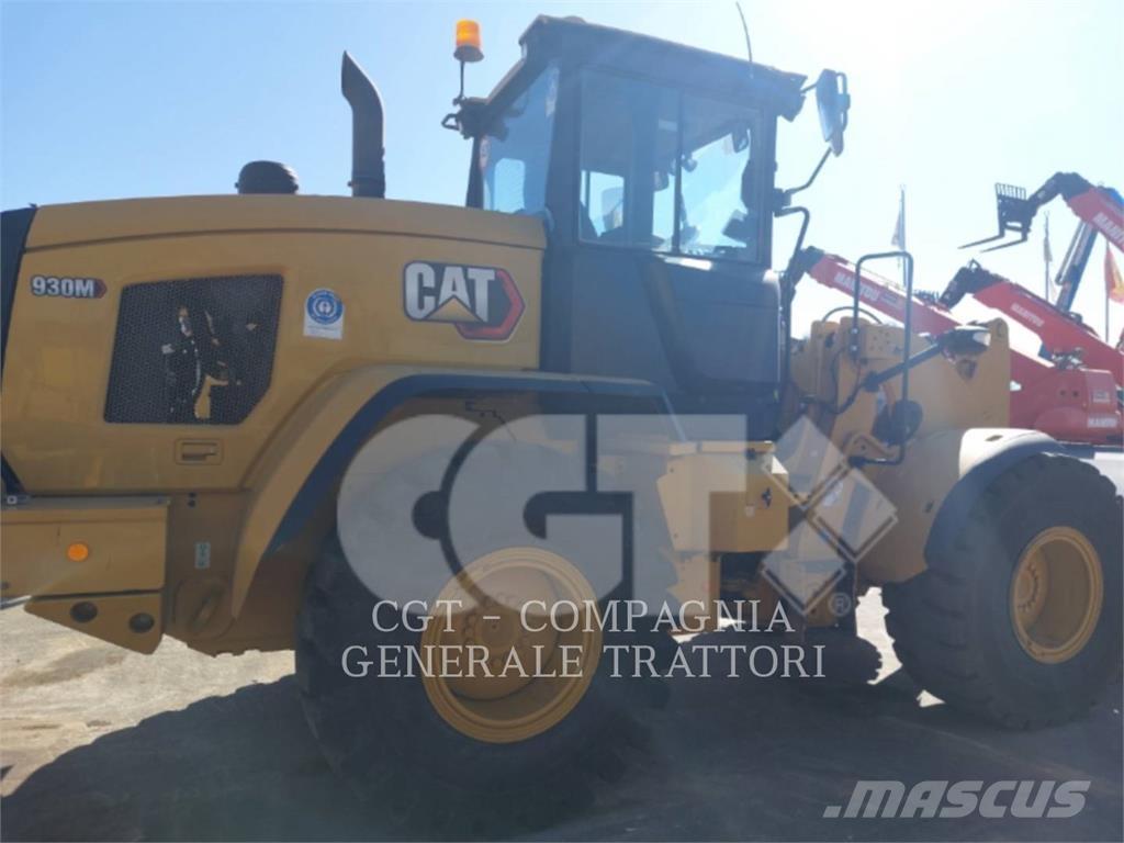 CAT 930M Gumikerekes homlokrakodók