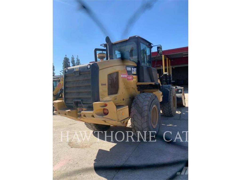 CAT 930M Gumikerekes homlokrakodók