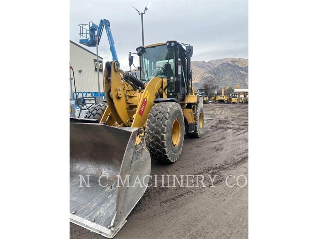 CAT 930M Gumikerekes homlokrakodók