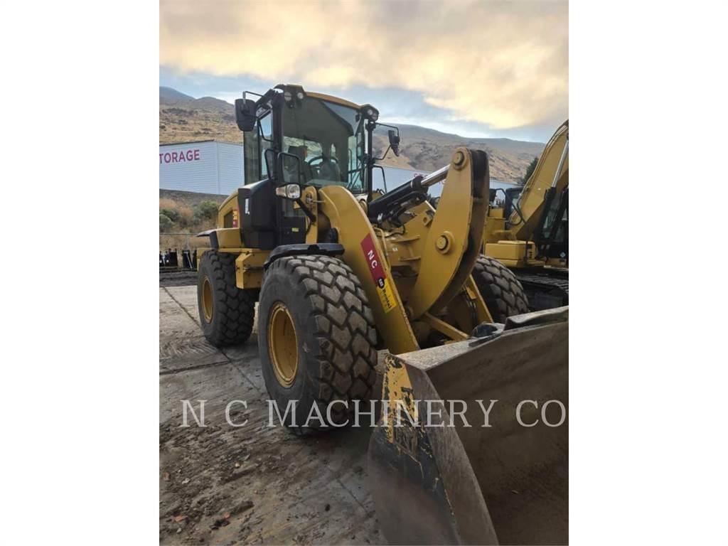 CAT 930M Gumikerekes homlokrakodók