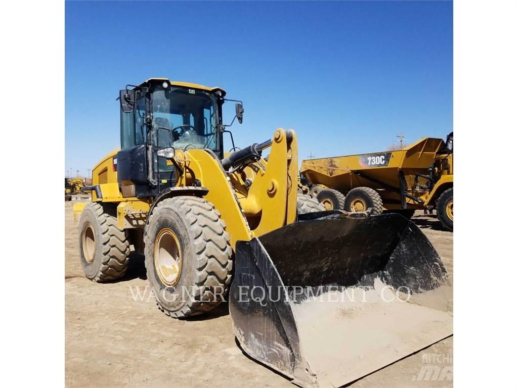 CAT 930M Gumikerekes homlokrakodók