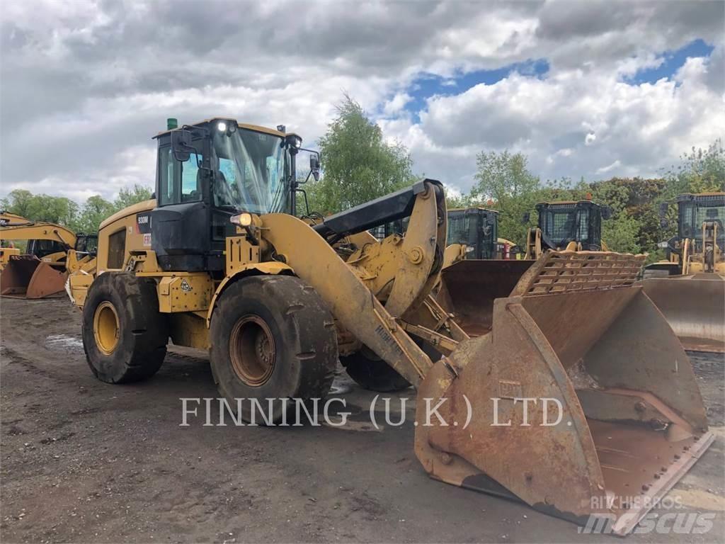 CAT 930M Gumikerekes homlokrakodók