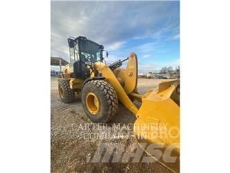 CAT 930M 2V Gumikerekes homlokrakodók