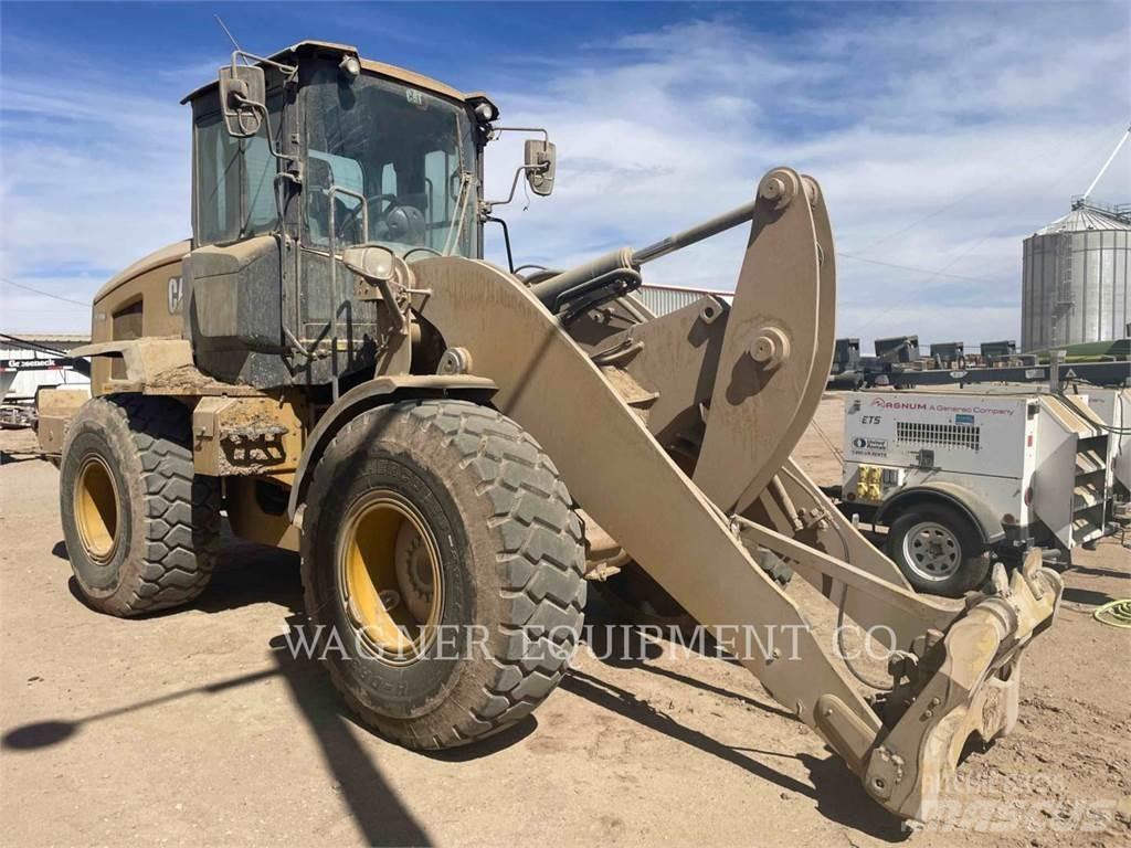 CAT 930M AG HL Gumikerekes homlokrakodók