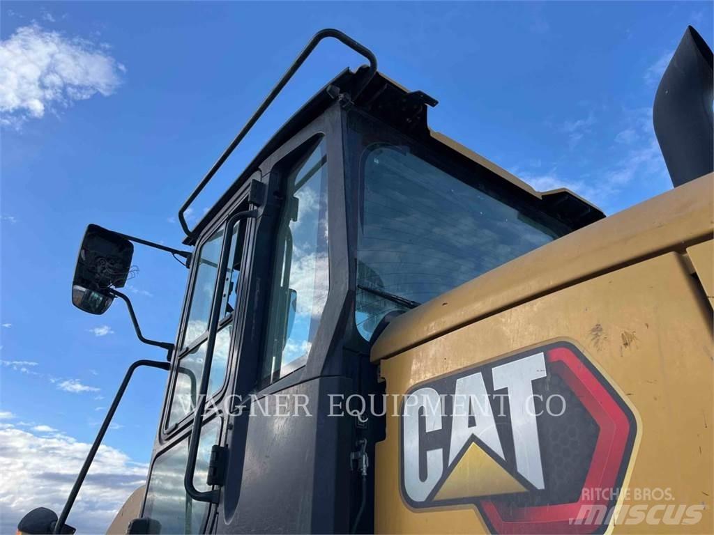 CAT 930M AG HL Gumikerekes homlokrakodók