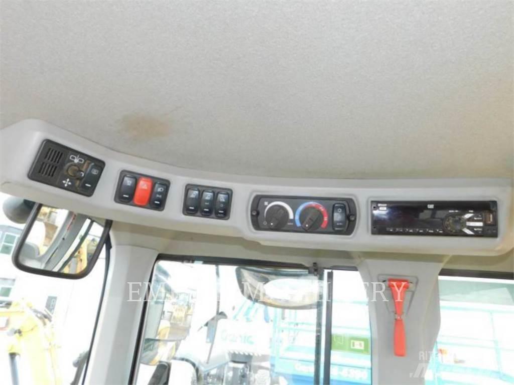 CAT 930M FC Gumikerekes homlokrakodók