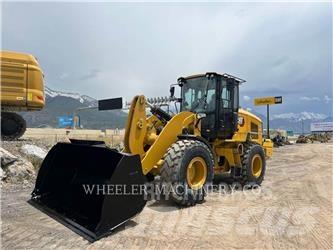 CAT 930M QC Gumikerekes homlokrakodók