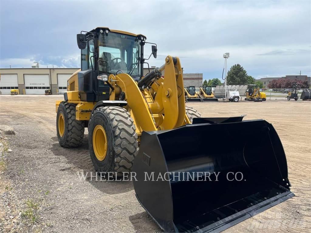 CAT 930M QC Gumikerekes homlokrakodók