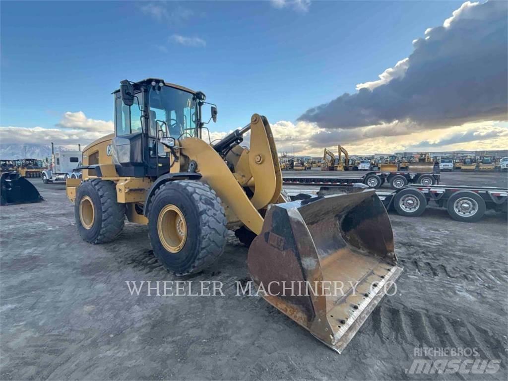 CAT 930M QC Gumikerekes homlokrakodók
