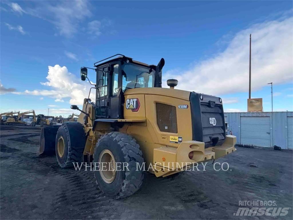 CAT 930M QC Gumikerekes homlokrakodók