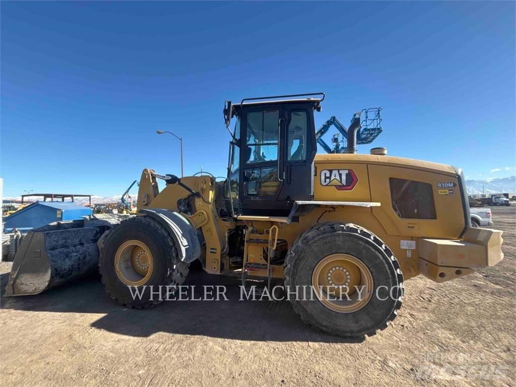 CAT 930M QC Gumikerekes homlokrakodók