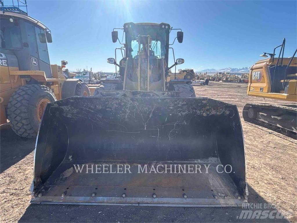 CAT 930M QC Gumikerekes homlokrakodók