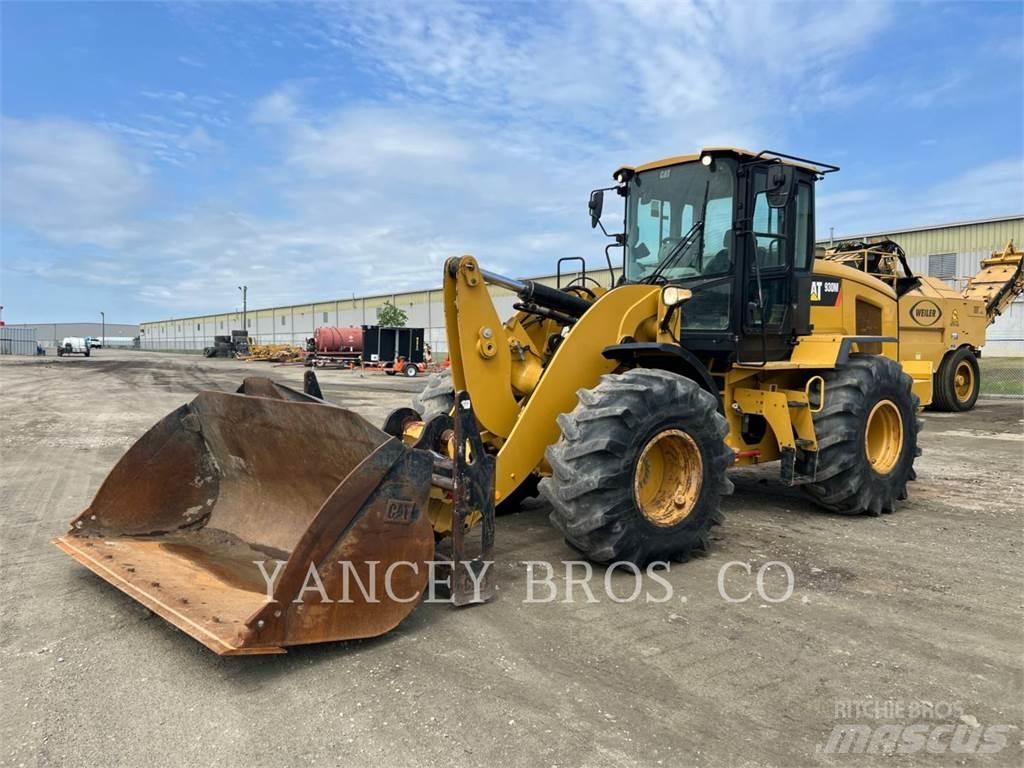 CAT 930M QC Gumikerekes homlokrakodók