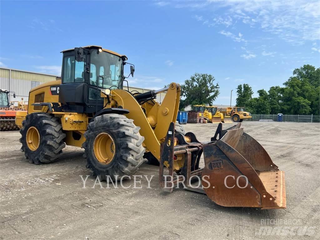 CAT 930M QC Gumikerekes homlokrakodók