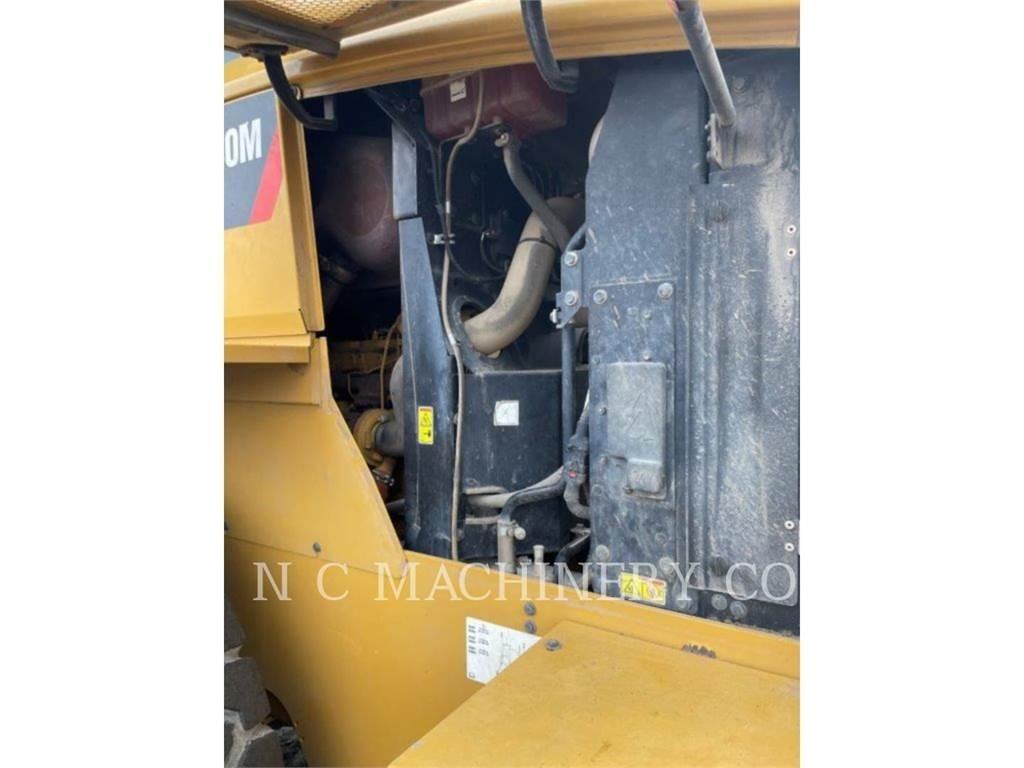 CAT 930MHL Gumikerekes homlokrakodók
