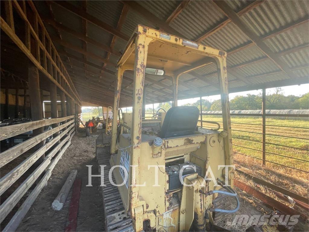 CAT 931B Lánctalpas homlokrakodók