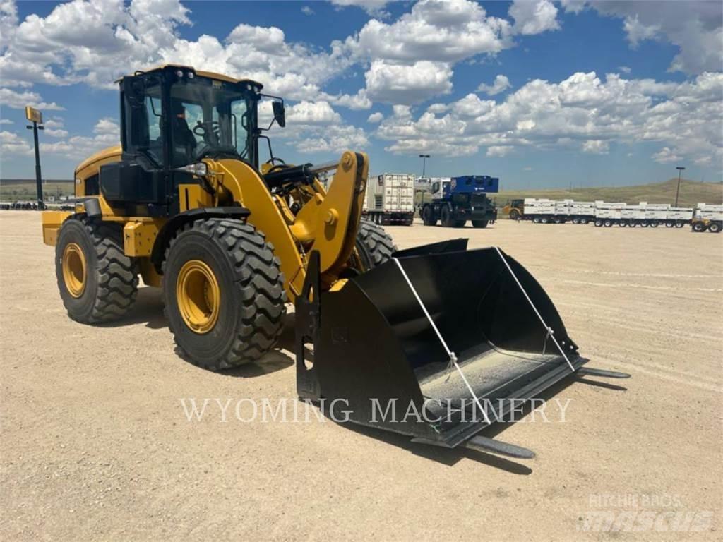 CAT 938 Gumikerekes homlokrakodók