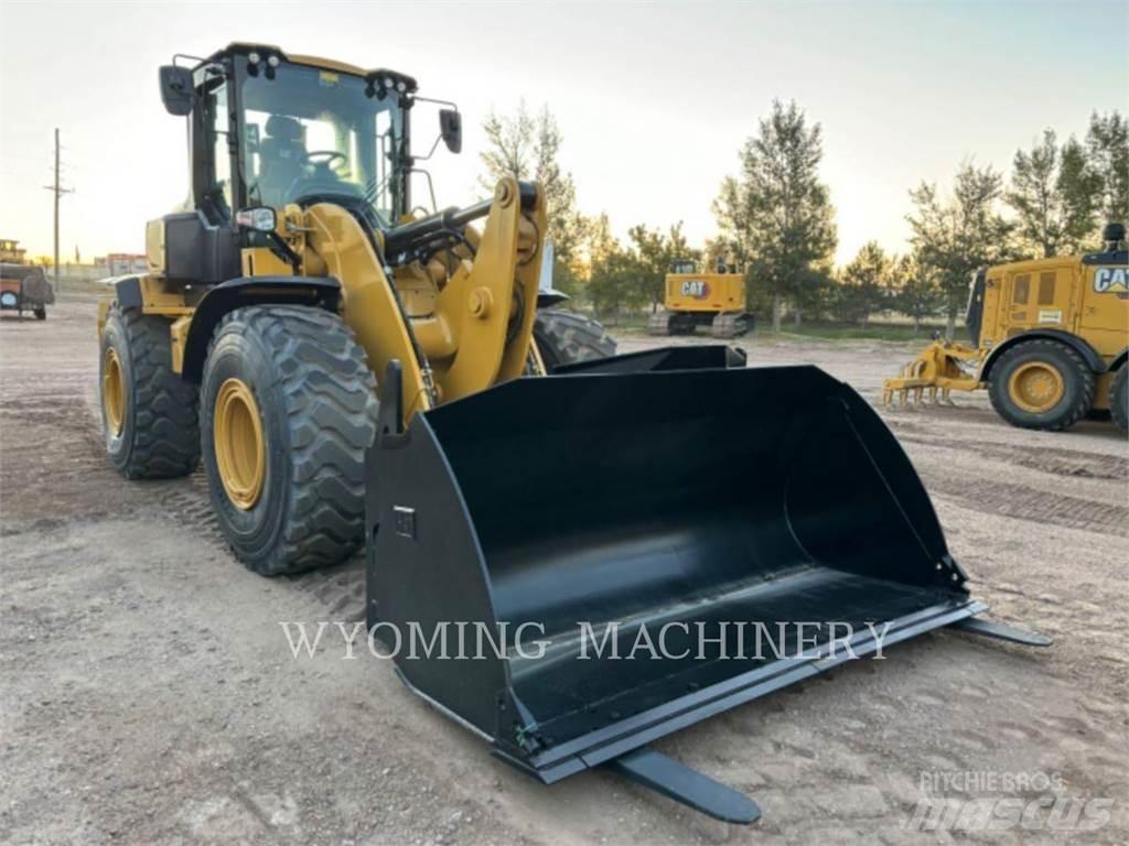 CAT 938 Gumikerekes homlokrakodók