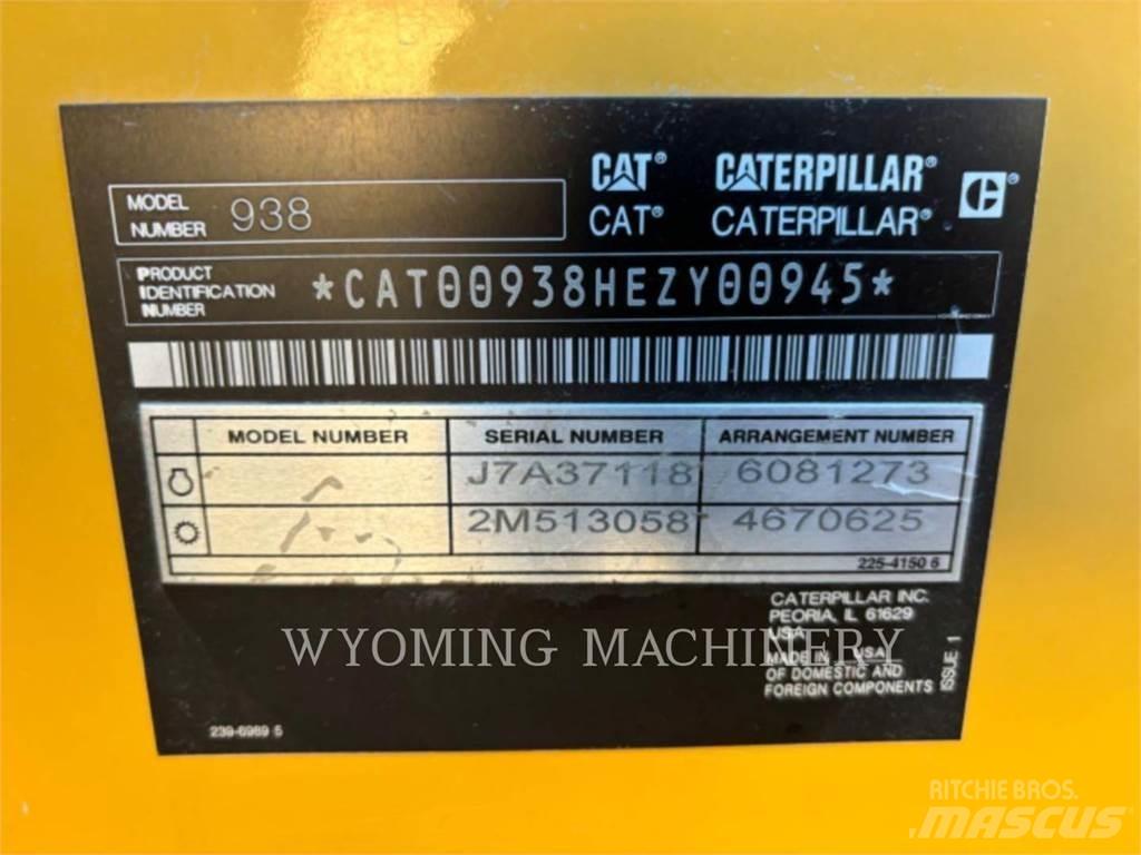 CAT 938 Gumikerekes homlokrakodók