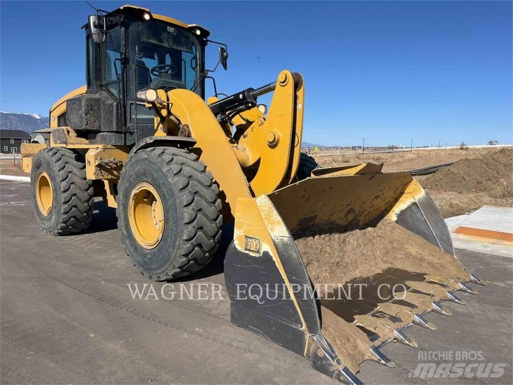 CAT 938 Gumikerekes homlokrakodók