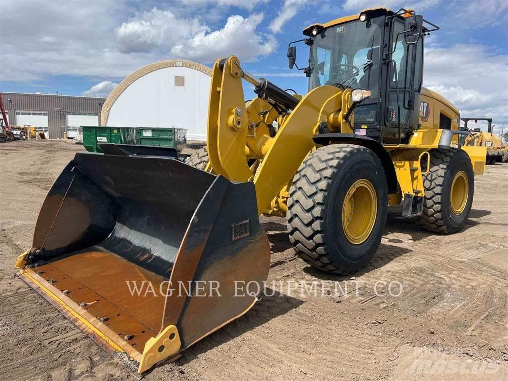 CAT 938 Gumikerekes homlokrakodók