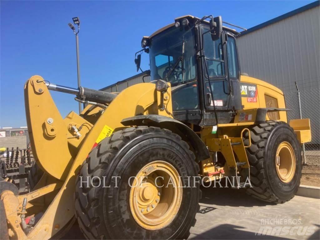 CAT 938 Gumikerekes homlokrakodók