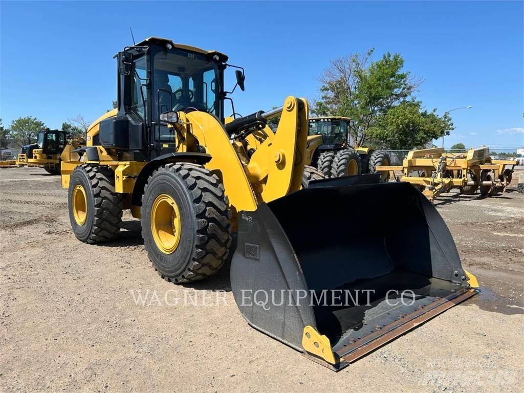 CAT 938 Gumikerekes homlokrakodók