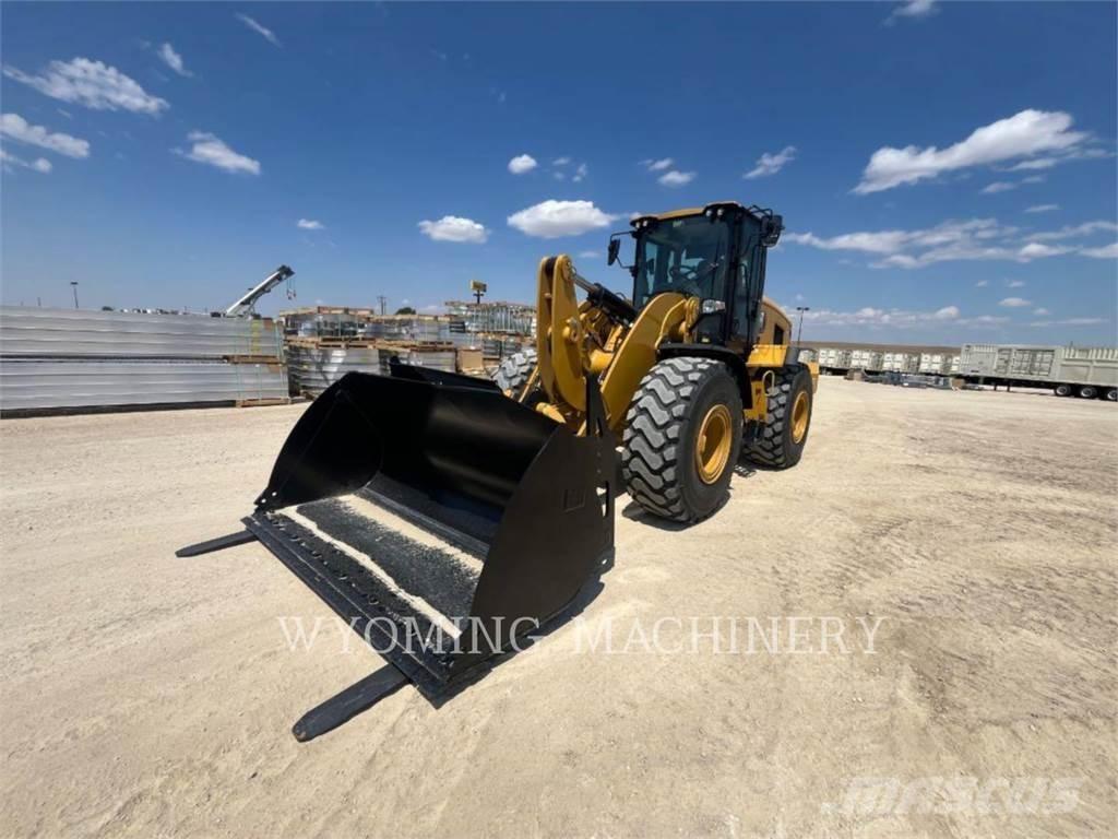 CAT 938 Gumikerekes homlokrakodók