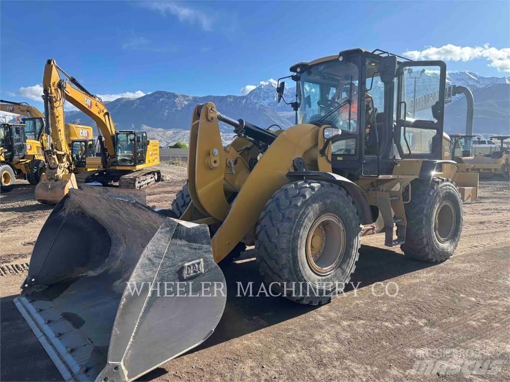 CAT 938 QC Gumikerekes homlokrakodók