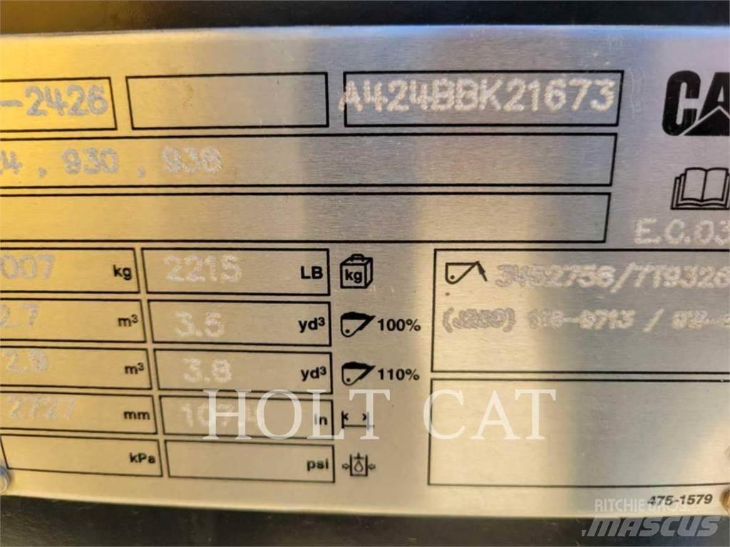 CAT 938 QC Gumikerekes homlokrakodók