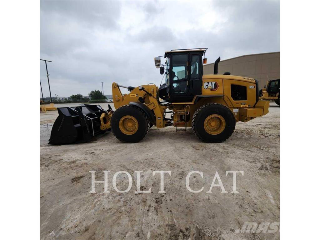 CAT 938 QC Gumikerekes homlokrakodók