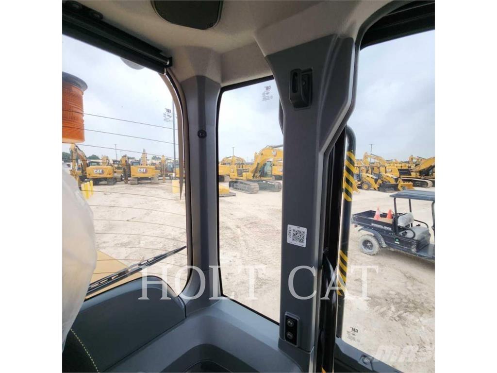 CAT 938 QC Gumikerekes homlokrakodók