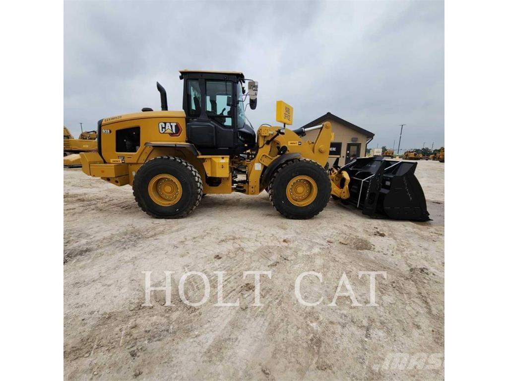 CAT 938 QC Gumikerekes homlokrakodók